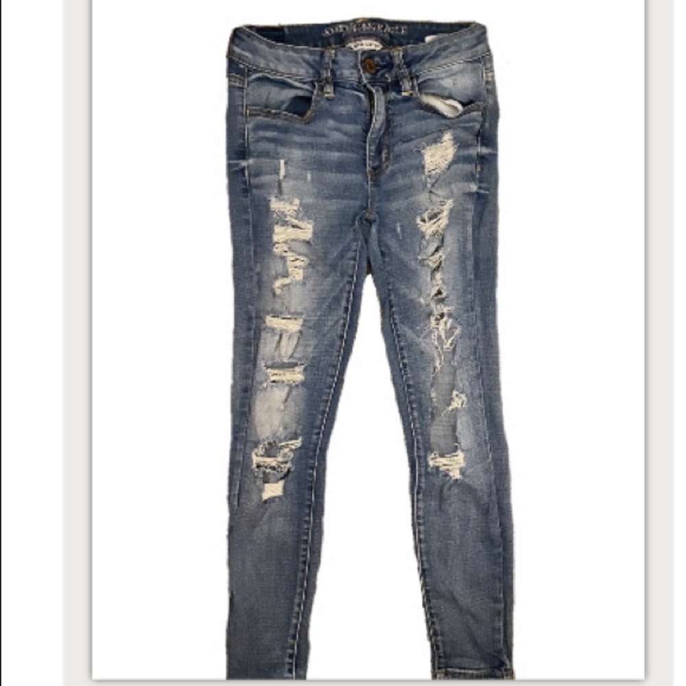American Eagle Outfitters distressed jeans- size 2